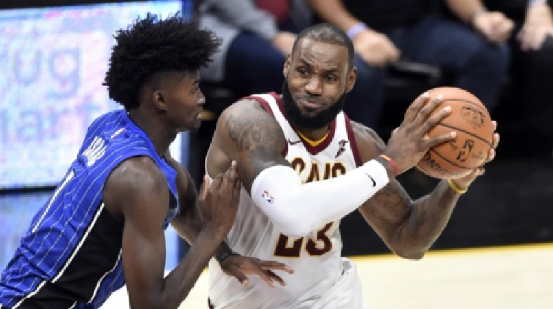 Lebrona Džeimsa (baltajā) ''Cavaliers'' ne reizi nebija vadībā pret ''Magic''
Foto: USA Today Sports/Scanpix