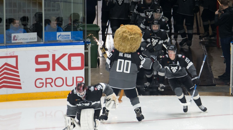 "Rīgas" hokejisti
www.hkr.lv