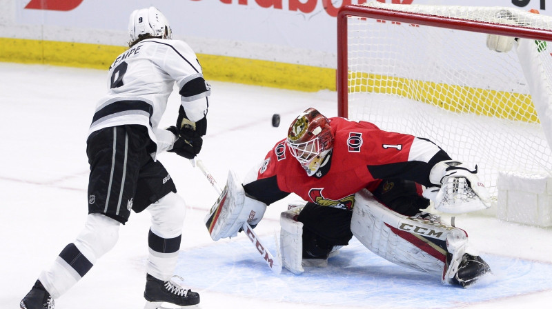 Adriana Kempes precīzais pēcspēles metiens
Foto: AP/Scanpix
