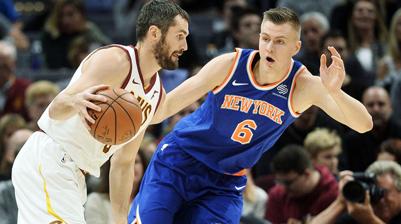 Kristaps Porziņģis aizsardzībā pret Kevinu Lavu
Foto: USA TODAY Sports/Scanpix