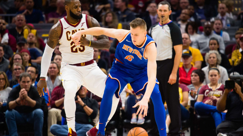 Lebrons Džeimss un Kristaps Porziņģis
Foto: AFP/Scanpix