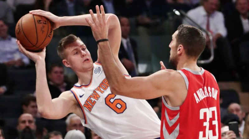 Kristaps Porziņģis un Raiens Andersons
Foto: AP/Scanpix