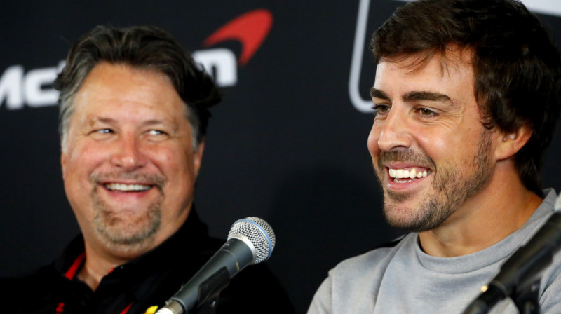 Maikls Andretti un Fernando Alonso
Foto: AP/Scanpix