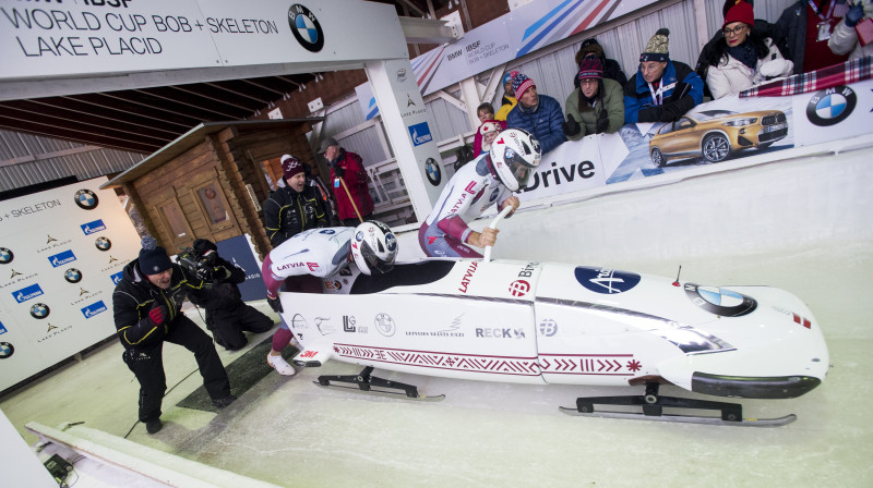 Oskars Ķibermanis un Matīss Miknis starta ieskrējienā
Foto: Viesturs Lācis, bobslejs.lv
