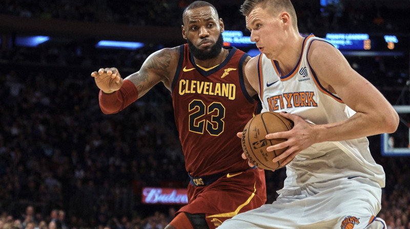 Lebrons Džeimss un Kristaps Porziņģis
Foto: AP / Scanpix