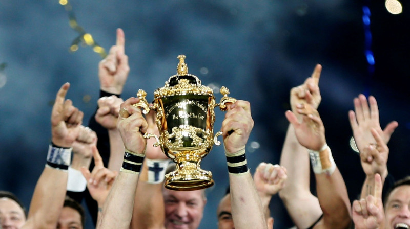 Pasaules kauss pašlaik atrodas Jaunzēlandes rokās
Foto: Reuters/Scanpix