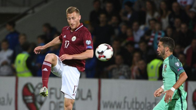 Edgars Vardanjans Latvijas izlases spēlē pret Portugāli
Foto: Romāns Kokšarovs/F64