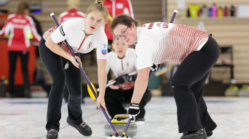 Evelīna Barone un Santa Blumberga
Latvijas sieviešu kērlinga izlases spēlētājas
© WCF / Céline Stucki