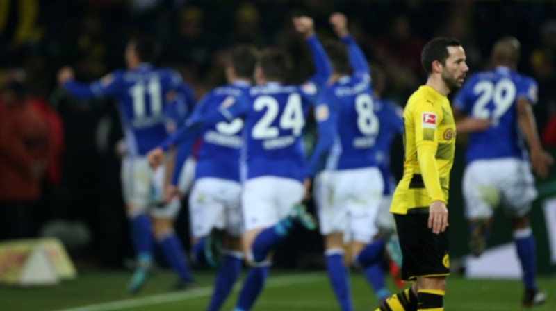 Gonsalo Kastro cenšas aptvert, kā komanda spēja izlaist četru vārtu pārsvaru

Foto: AP/Scanpix