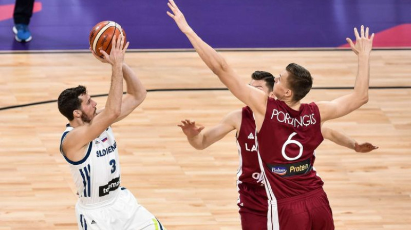 Gorans Dragičs pret Kristapu Porziņģi un Latvijas izlasi Eiropas čempionātā
Foto: Vid Ponikvar/Sportida/SIPA/Scanpix