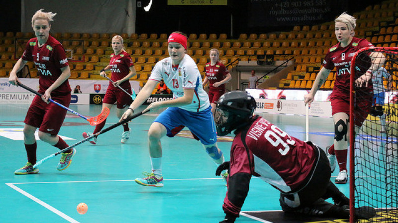 Latvijas izlase turnīru sāk ar cienījamu neveiksmi
Foto: IFF Floorball