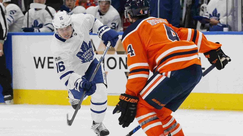 "Oilers" aizsargs Kriss Rasels (nr. 4) šodien iemeta ripu..savos vārtos
Foto: USA TODAY Sports/Scanpix