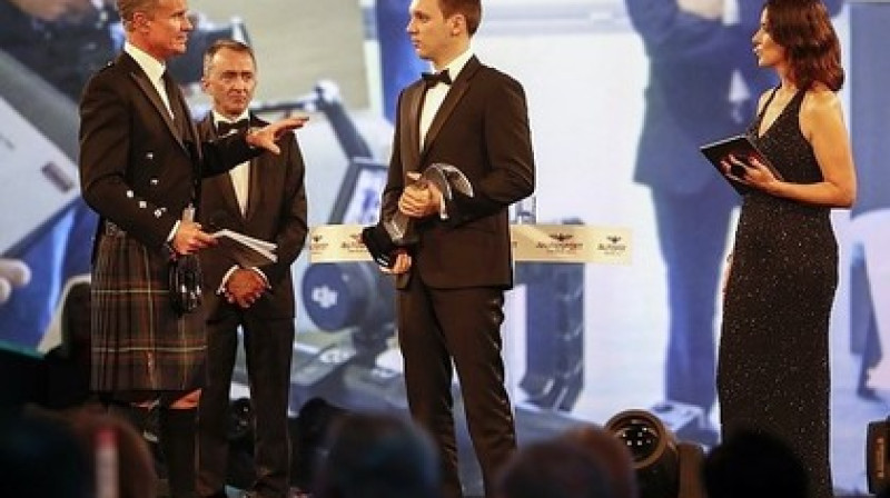 Mārtiņš Zalmans saņem balvu
Foto: www.autosport.com