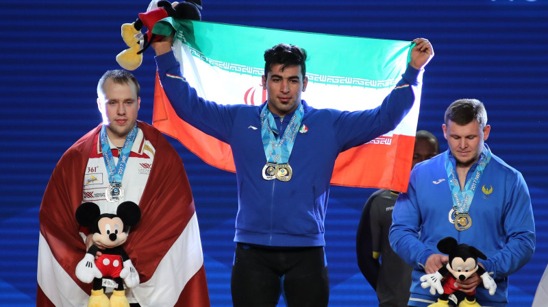 Artūrs Plēsnieks uz goda pjedestāla otra augstākā pakāpiena
Foto: EPA/Scanpix