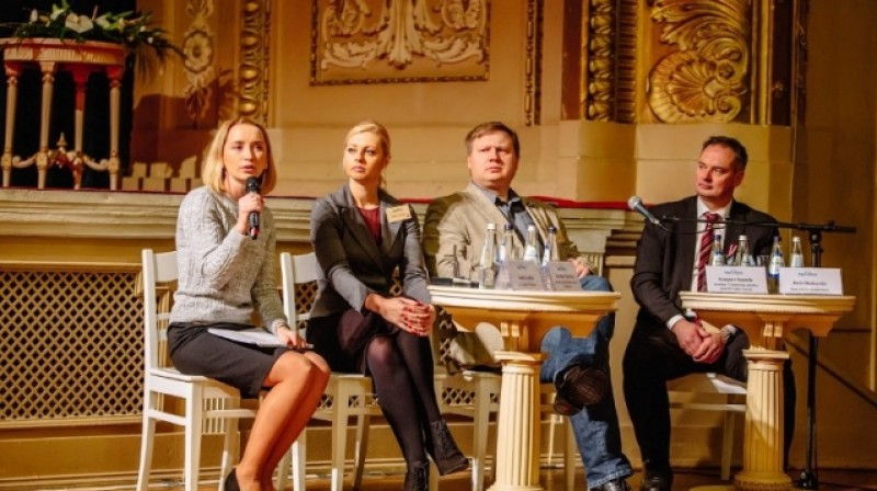 Attēlā - pētījuma prezentācija forumā "Rīga dimd - iedzīvotāji runā, domā, dara"