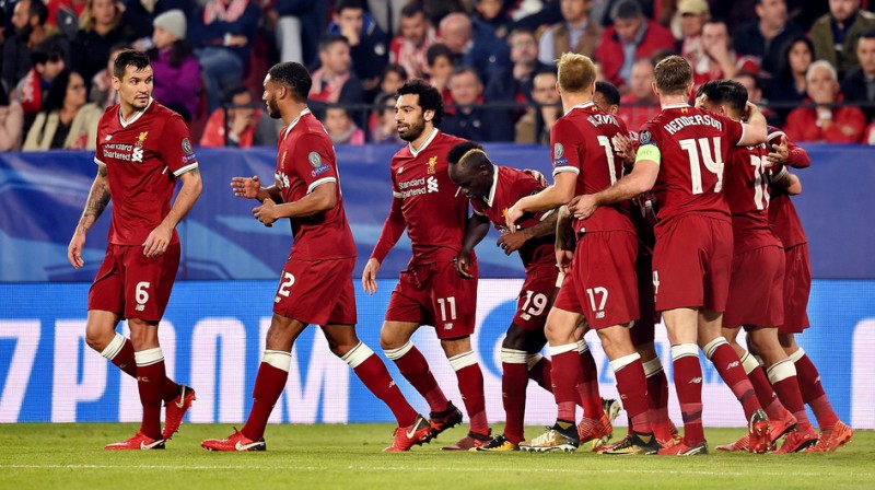 "Liverpool" futbolisti pēc vārtu guvuma
Foto: AFP/Scanpix