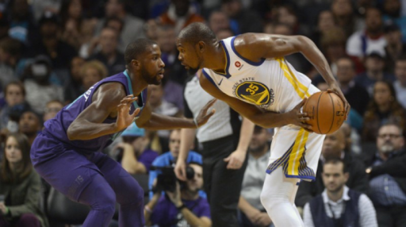 Kevins Durents pret Maiklu Kidu-Gilkristu
Foto: USA Today Sports/Scanpix