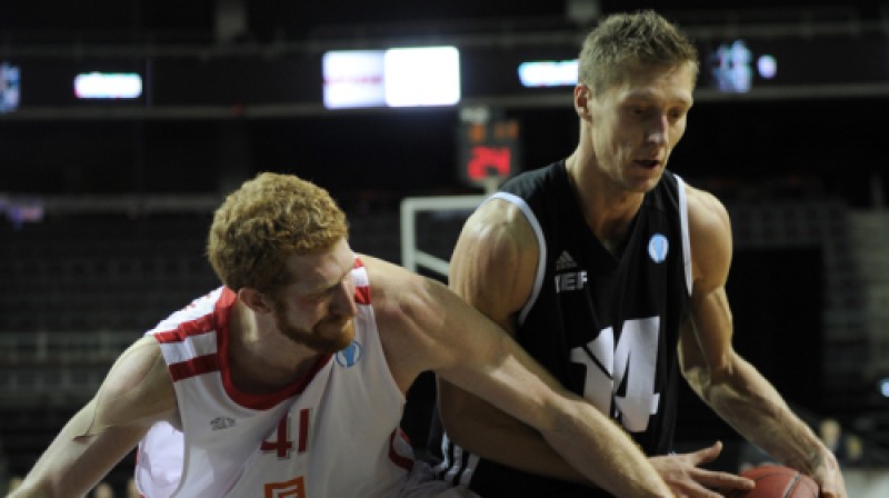 Kaspars Bērziņš 
Foto: Romāns Kokšarovs, "Sporta Avīze", f64