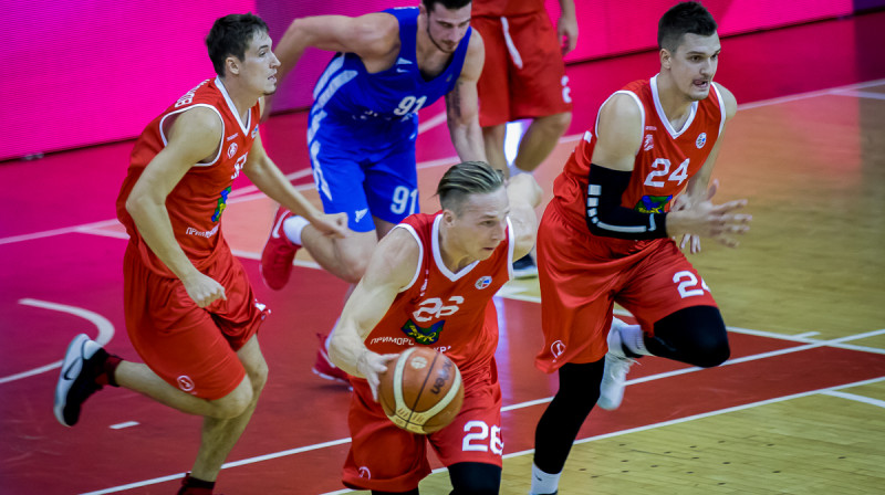 Artjoms Butjankovs (Nr. 26) ar bumbu
Foto: Russiabasket.com