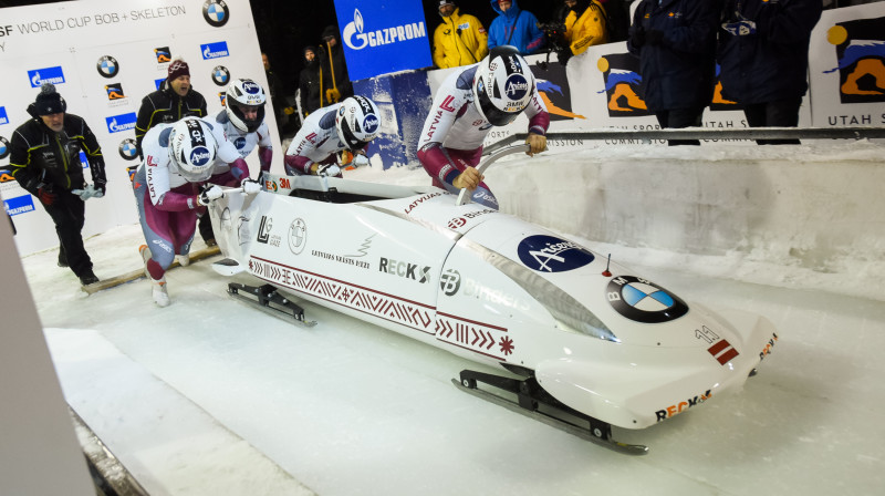 Oskara Ķibermaņa četrinieks startā
Foto: Viesturs Lācis/bobslejs.lv