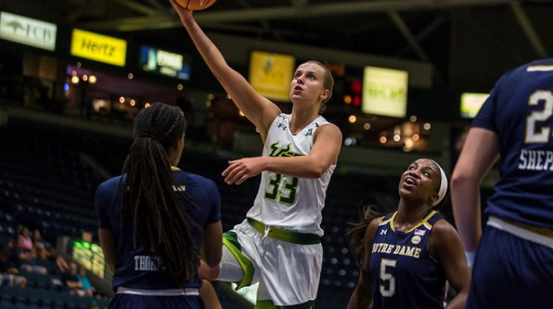 Kitija Laksa: 11 tālmetieni uzvarā pār "Southern"
Foto: USF