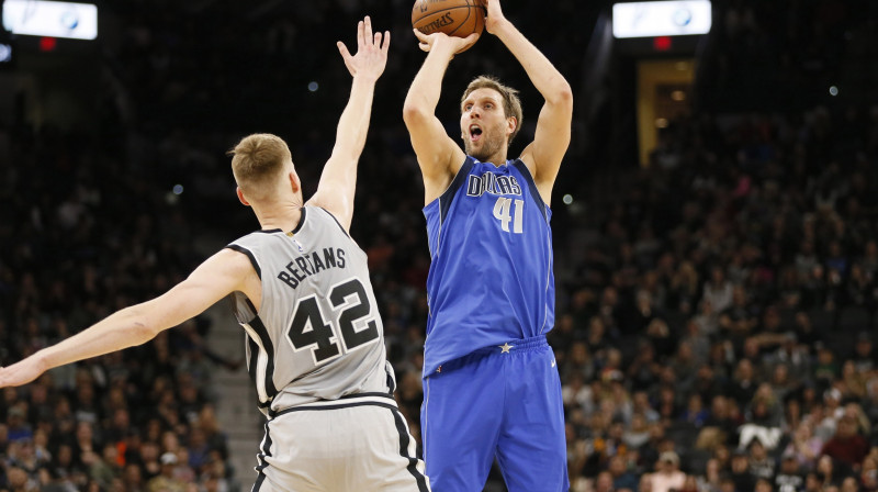 Dāvis Bertāns un Dirks Novickis
Foto: USA Today Sports / Scanpix