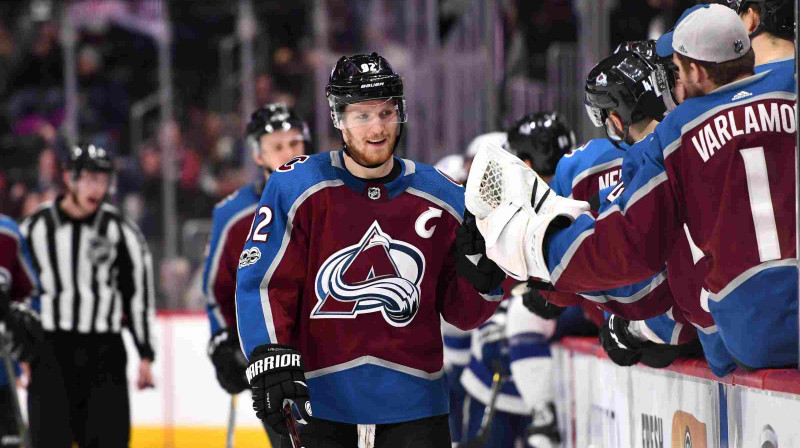 Gabriels Landeskogs guva piecus (3+2) punktus mačā pret "Lightning"
Foto: USA Today Sports/Scanpix