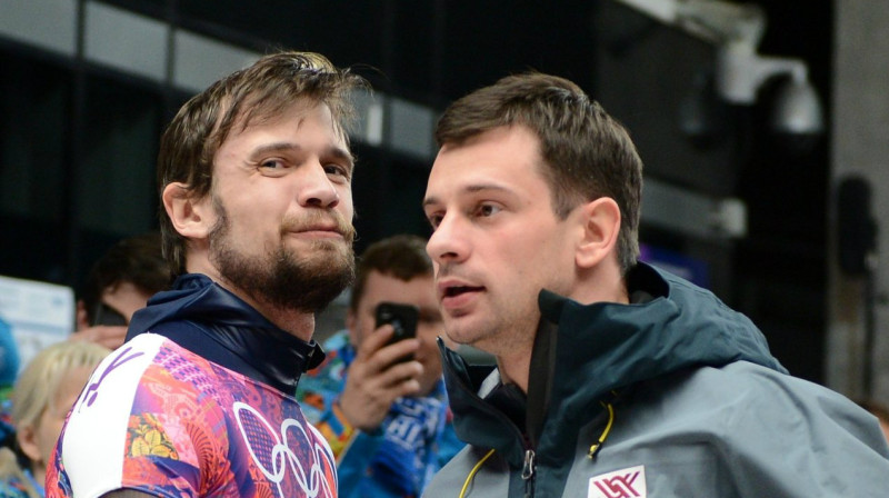 Aleksandrs Tretjakovs un Martins Dukurs
Foto: Vladimirs Astapkovičs, rsport.ria.ru