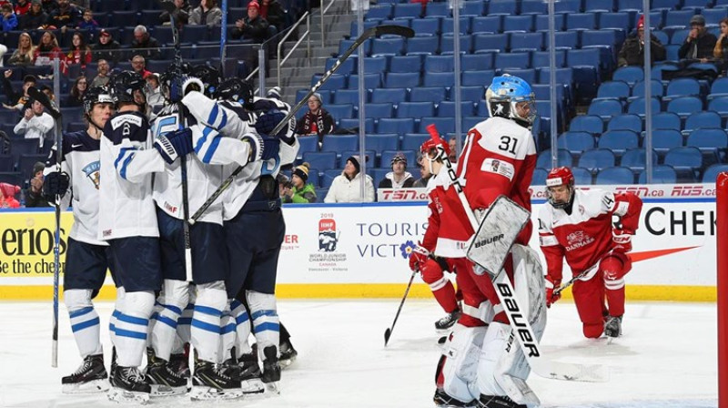 Somijas hokejisti pēc pirmā vārtu guvuma
Foto: IIHF