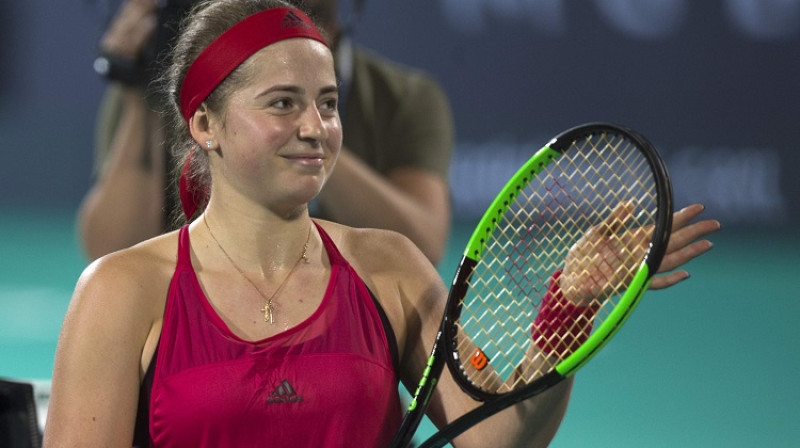 Aļona Ostapenko sestdien Abu Dabī apspēlēja savu elku
Foto: AFP/Scanpix
