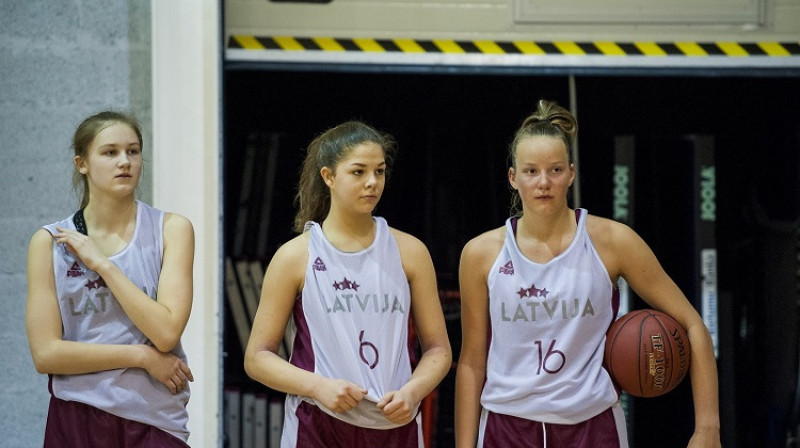 Latvijas U16 izlases kandidātes Salaspilī
Foto: basket.lv