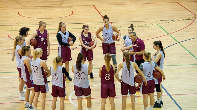 Latvijas U18 izlases kandidātes treniņnometnē Salaspilī
Foto: basket.ee