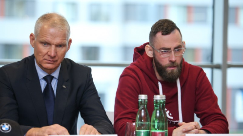 Gints Dzērve (pa labi)
Foto: Romāns Kokšarovs/f64