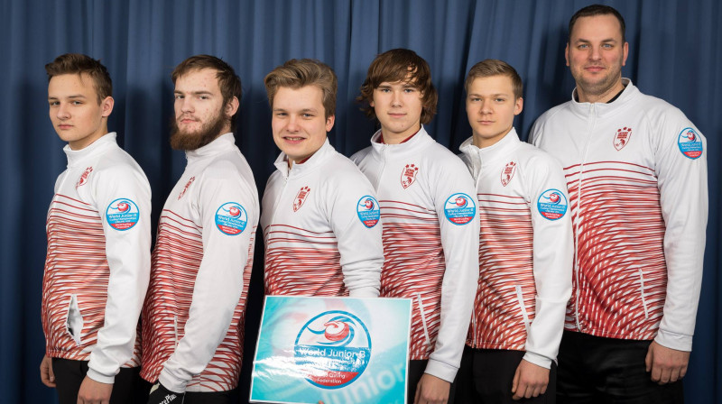Latvijas junioru puišu kērlinga izlase
Foto: Janne Ojanperä