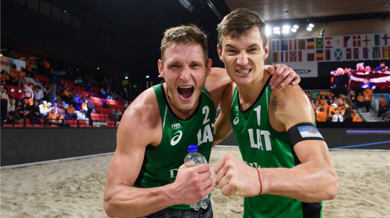 Edgars Točs un Mārtiņš Pļaviņš
Foto: FIVB