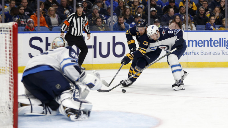 Zemgus Girgensons uzbrukumā
Foto: USA Today Sports/Scanpix