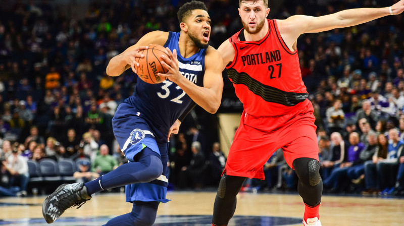 Karls Entonijs Taunss un Jusufs Nurkičs
Foto: USA Today Sports / Scanpix