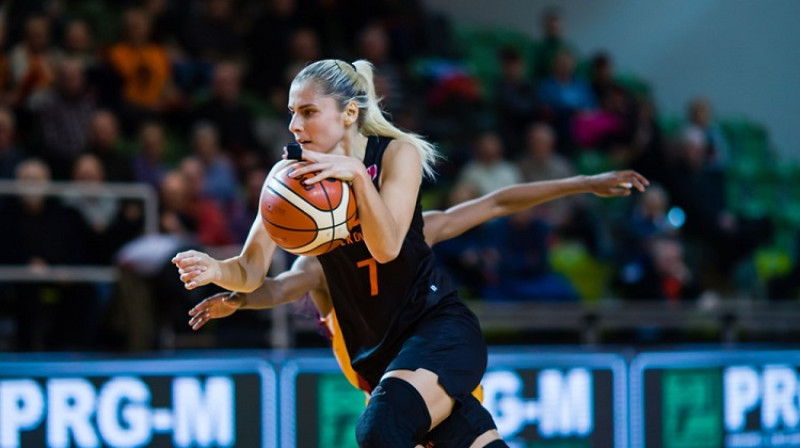 Elīna Dikeulaku: 11 punkti un septiņas piespēles pret "Galatasaray"
Foto: FIBA