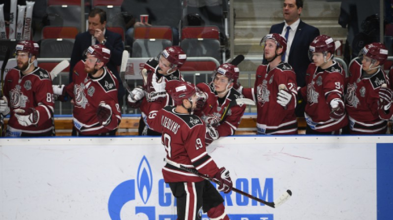Divu vārtu autors Miķelis Rēdlihs
Foto: Romāns Kokšarovs/f64