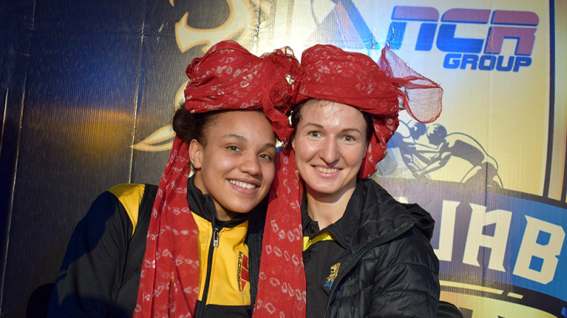 Kumba Laroka (Francija) un Anastasija Grigorjeva
Foto: punjabroyals.com