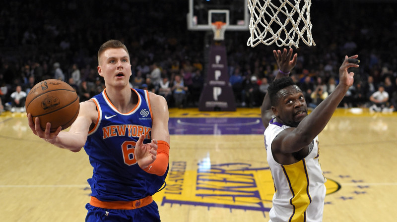 Kristaps Porziņģis un Džuliuss Rendls
Foto: AP / Scanpix