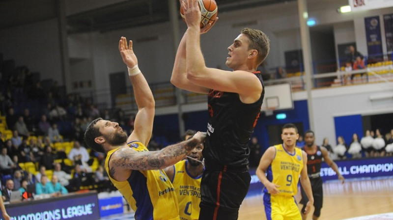 Rolands Freimanis: 17 punkti "Gaziantep" uzvarā Ventspilī
Foto: Champions League