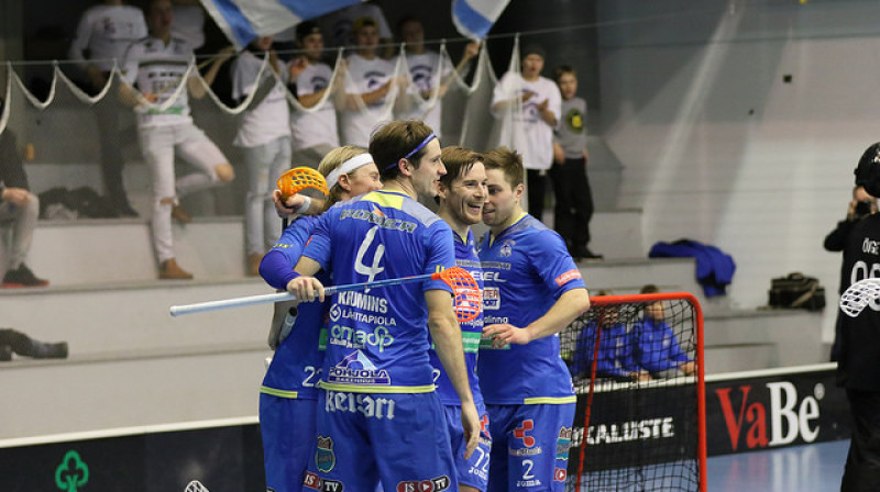 Morics Krūmiņš līksmo par kārtējo vārtu guvumu
Foto: Esa Takalo