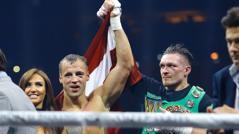 Mairis Briedis un Oleksandrs Usiks. Foto: Romāns Kokšarovs, F64