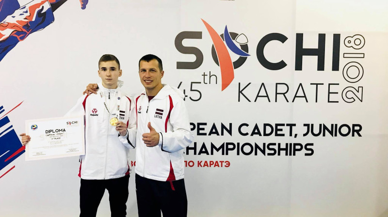 Leons Gaiduks un treneris Ruslans Sadikovs
Foto: R. Sadikov Sport school / Sport karate - WKF