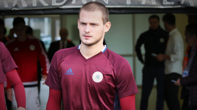 Jevgeņijs Kazačoks pirms spēles ar Dienvidkoreju
Foto: LFF
