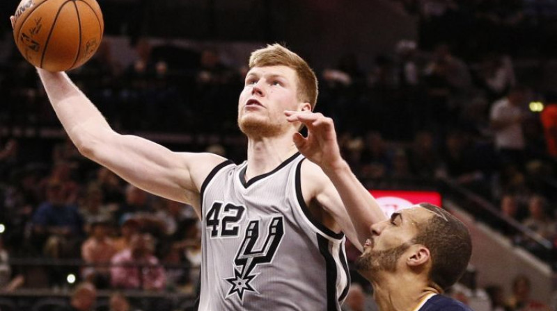 Dāvis Bertāns pret Rudiju Gobēru
Foto: USA Today Sports/Scanpix