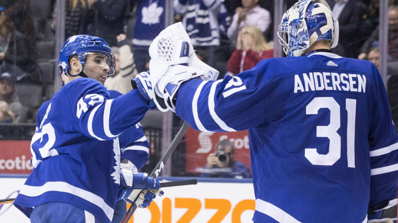 Nazems Kadri un Fredriks Andersens
Foto: AP/Scanpix