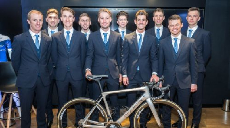 Emīls Liepiņš  (otrais no labās)
Foto: Publicitātes