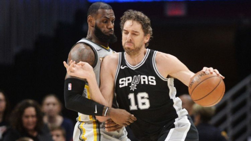 Lebrons Džeimss un Pau Gazols
Foto: USA TODAY Sports/Scanpix